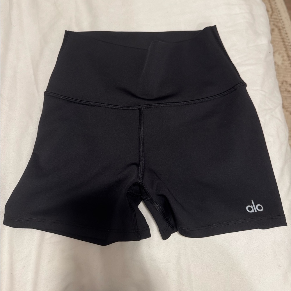 ALO YOGA BIKER SHORTS